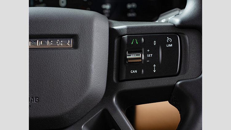 2025 認定中古車 Land Rover Defender 110 サントリーニブラック D350 ディーゼルマイルドハイブリッド X-DYNAMIC HSE D350　コイルサス　5人乗り