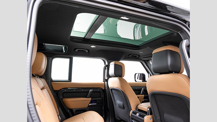 2025 認定中古車 Land Rover Defender 110 サントリーニブラック D350 ディーゼルマイルドハイブリッド X-DYNAMIC HSE D350　コイルサス　5人乗り