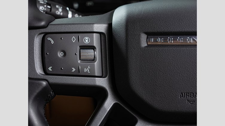 2025 認定中古車 Land Rover Defender 110 サントリーニブラック D350 ディーゼルマイルドハイブリッド X-DYNAMIC HSE D350　コイルサス　5人乗り