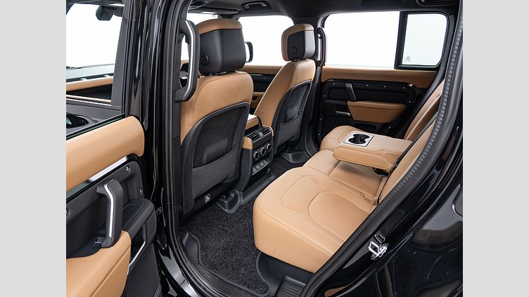 2025 認定中古車 Land Rover Defender 110 サントリーニブラック D350 ディーゼルマイルドハイブリッド X-DYNAMIC HSE D350　コイルサス　5人乗り