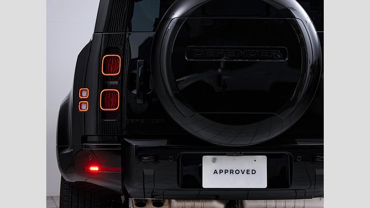 2025 認定中古車 Land Rover Defender 110 サントリーニブラック D350 ディーゼルマイルドハイブリッド X-DYNAMIC HSE D350　コイルサス　5人乗り