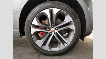 F-Pace 8