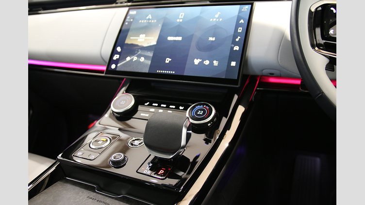 2023 認定中古車 Land Rover Range Rover Sport フィレンツェレッド 3.0リッター6気筒400PSターボチャージドガソリンMHEV（オートマチック） LAUNCH EDITION（FIRST EDITION BASE）