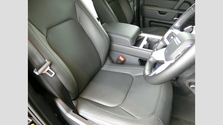 2025 認定中古車 Land Rover Defender 110 サントリーニブラック P300 ガソリン X-Dynamic SE