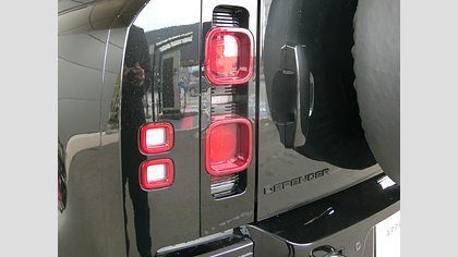 Defender 110 21