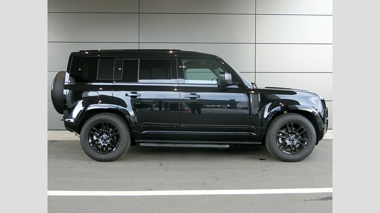 2025 認定中古車 Land Rover Defender 110 サントリーニブラック P300 ガソリン X-Dynamic SE