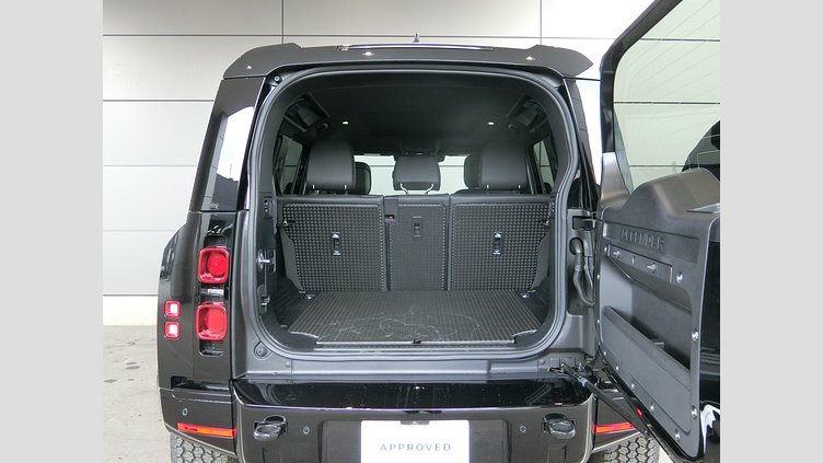 2025 認定中古車 Land Rover Defender 110 サントリーニブラック P300 ガソリン X-Dynamic SE