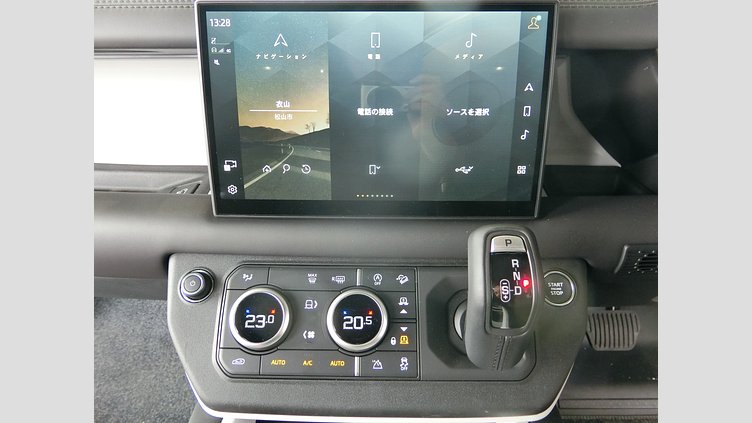 2025 認定中古車 Land Rover Defender 110 サントリーニブラック P300 ガソリン X-Dynamic SE