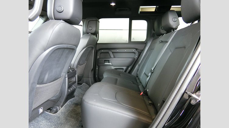 2025 認定中古車 Land Rover Defender 110 サントリーニブラック P300 ガソリン X-Dynamic SE