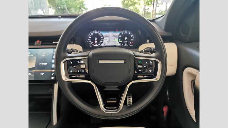 2024 認定中古車 Land Rover Discovery Sport ハクバシルバー P300eプラグインハイブリッド（ガソリン） 標準ホイール DYNAMIC HSE