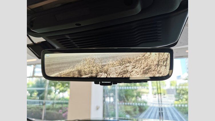 2024 認定中古車 Land Rover Discovery Sport ハクバシルバー P300eプラグインハイブリッド（ガソリン） 標準ホイール DYNAMIC HSE