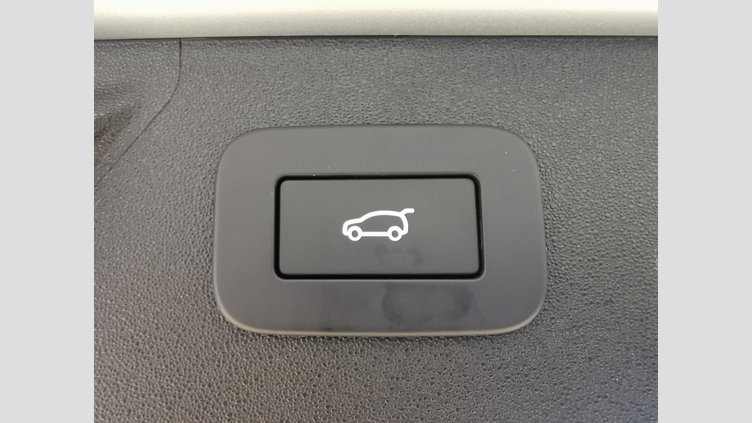 2024 認定中古車 Land Rover Discovery Sport ハクバシルバー P300eプラグインハイブリッド（ガソリン） 標準ホイール DYNAMIC HSE