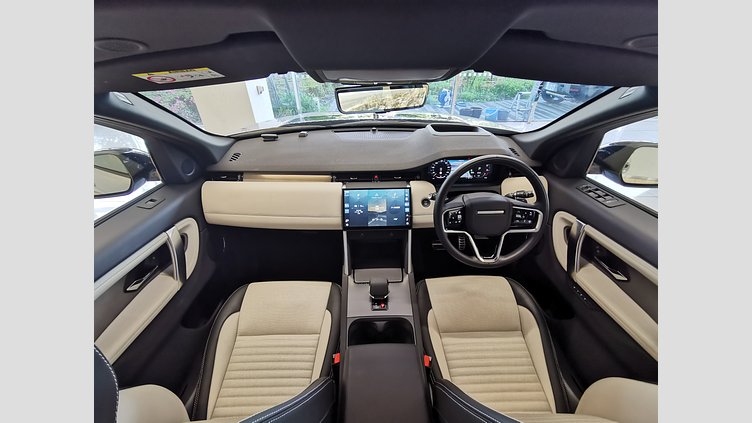 2024 認定中古車 Land Rover Discovery Sport ハクバシルバー P300eプラグインハイブリッド（ガソリン） 標準ホイール DYNAMIC HSE