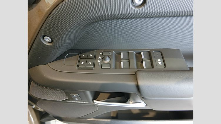 2025 認定中古車 Land Rover Defender 110 ゴンドワナストーン D350 ディーゼルマイルドハイブリッド X-Dynamic HSE