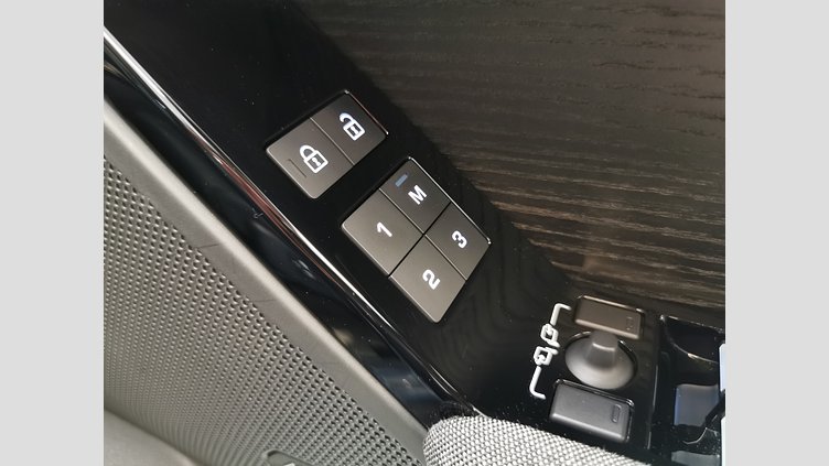 2023 認定中古車 Land Rover Range Rover Velar ヴァレジネブルー P400eプラグインハイブリッド（ガソリン） Standard Wheelbase Dynamic HSE