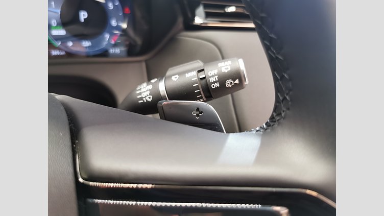 2023 認定中古車 Land Rover Range Rover Velar ヴァレジネブルー P400eプラグインハイブリッド（ガソリン） Standard Wheelbase Dynamic HSE