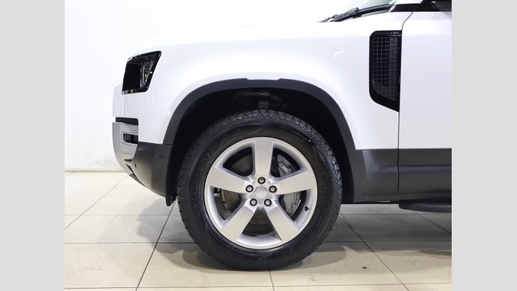 2024 認定中古車 Land Rover Defender 110 フジホワイト D350 ディーゼルマイルドハイブリッド S