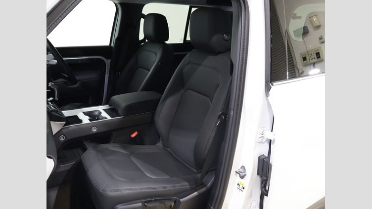 2024 認定中古車 Land Rover Defender 110 フジホワイト D350 ディーゼルマイルドハイブリッド S