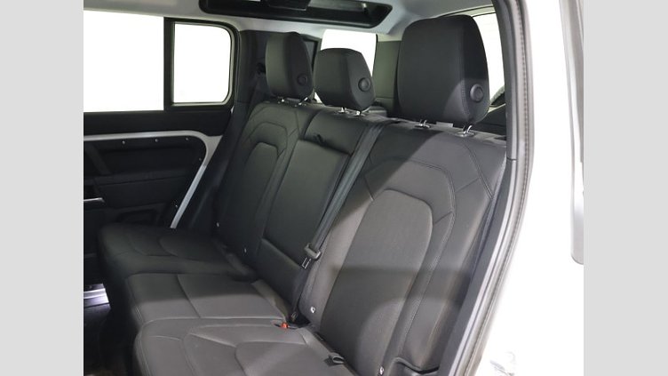 2024 認定中古車 Land Rover Defender 110 フジホワイト D350 ディーゼルマイルドハイブリッド S