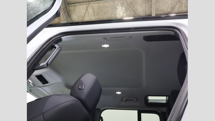2024 認定中古車 Land Rover Defender 110 フジホワイト D350 ディーゼルマイルドハイブリッド S