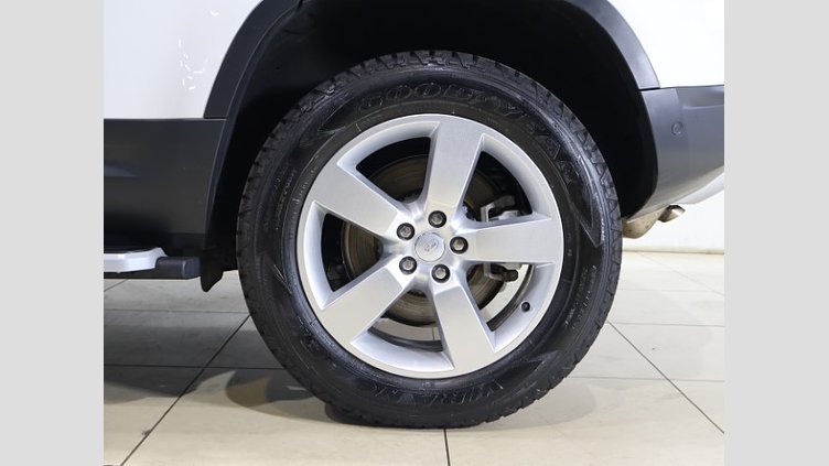 2024 認定中古車 Land Rover Defender 110 フジホワイト D350 ディーゼルマイルドハイブリッド S