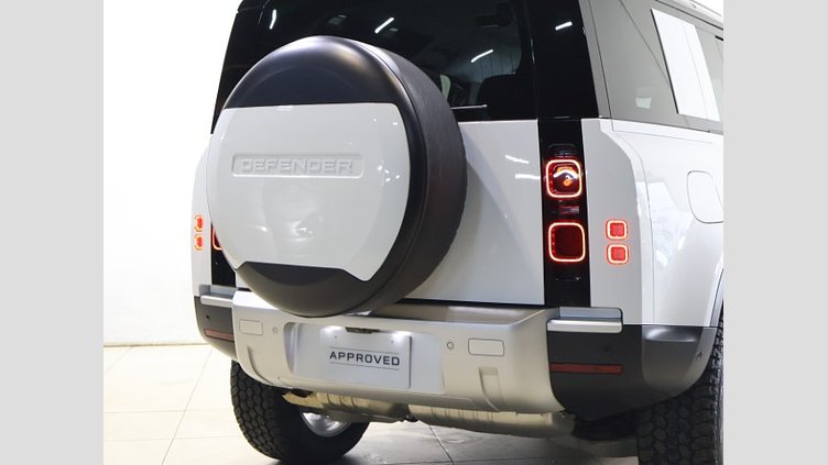 2024 認定中古車 Land Rover Defender 110 フジホワイト D350 ディーゼルマイルドハイブリッド S