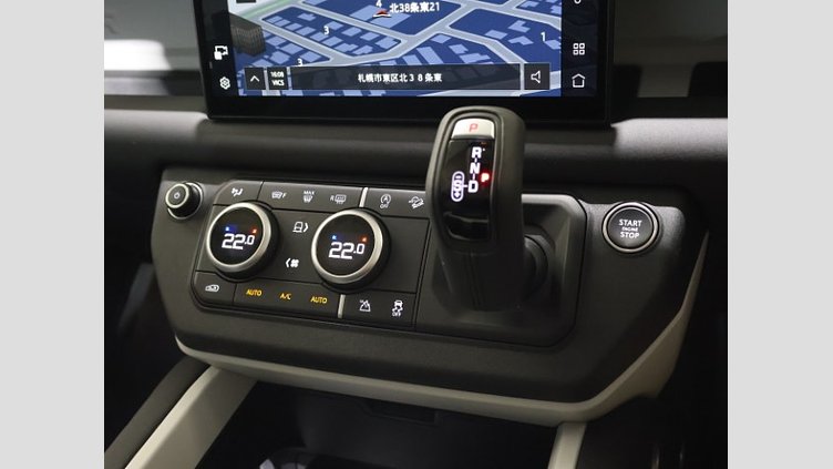 2024 認定中古車 Land Rover Defender 110 フジホワイト D350 ディーゼルマイルドハイブリッド S