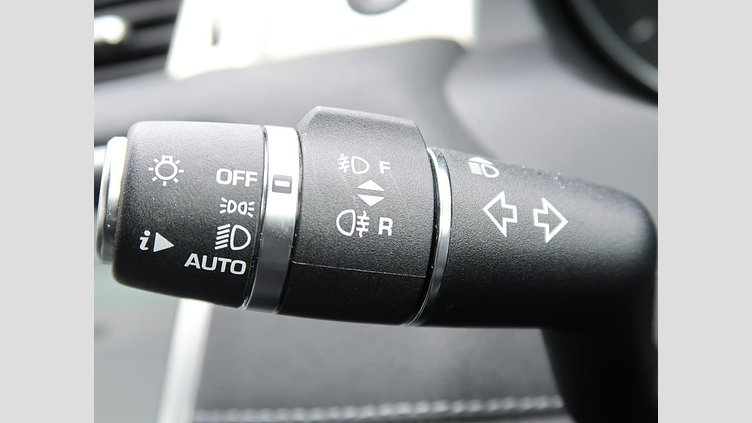 2016 認定中古車 Land Rover Range Rover Evoque Fuji White 2.0 litre Si4 Petrol ＳＥプラス