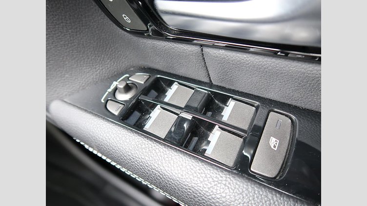 2016 認定中古車 Land Rover Range Rover Evoque Fuji White 2.0 litre Si4 Petrol ＳＥプラス