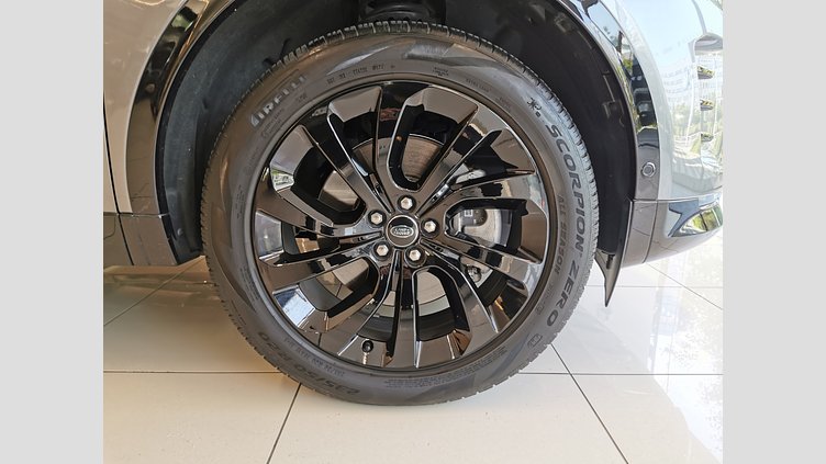 2024 認定中古車 Land Rover Discovery Sport アイガーグレイ P300eプラグインハイブリッド（ガソリン） 標準ホイール DYNAMIC HSE