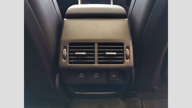 2024 認定中古車 Land Rover Discovery Sport アイガーグレイ P300eプラグインハイブリッド（ガソリン） 標準ホイール DYNAMIC HSE