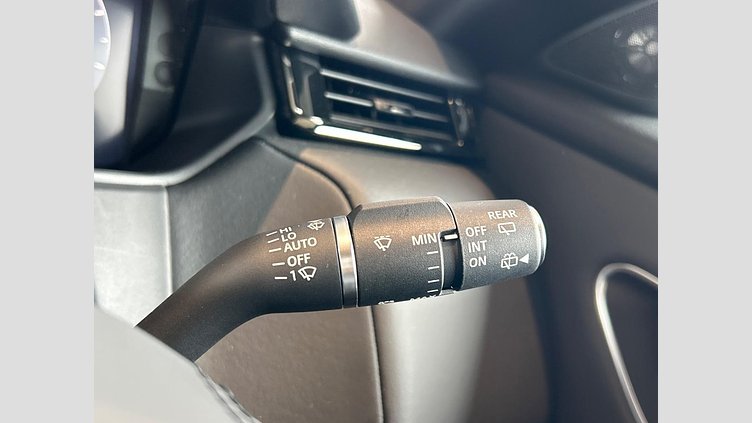 2024 認定中古車 Land Rover Range Rover Velar カルパチアングレイ P400eプラグインハイブリッド（ガソリン） スタンダードホイールベース Dynamic HSE