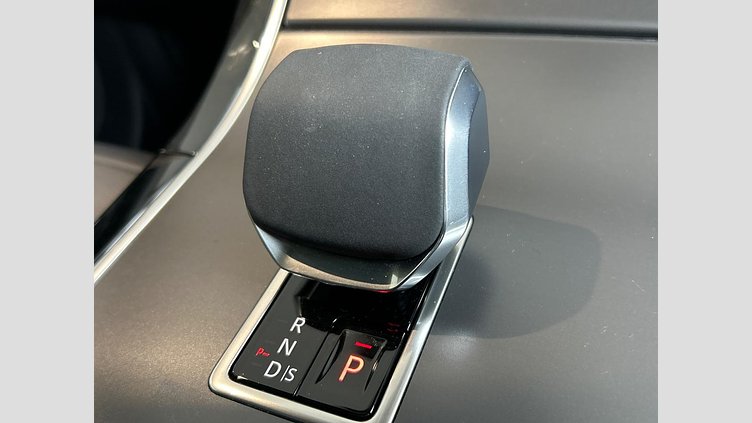 2024 認定中古車 Land Rover Range Rover Velar カルパチアングレイ P400eプラグインハイブリッド（ガソリン） スタンダードホイールベース Dynamic HSE