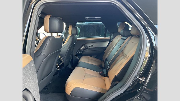 2025 認定中古車 Land Rover Range Rover Sport サントリーニブラック P550eプラグインハイブリッド（ガソリン） スタンダードホイールベース Dynamic SE