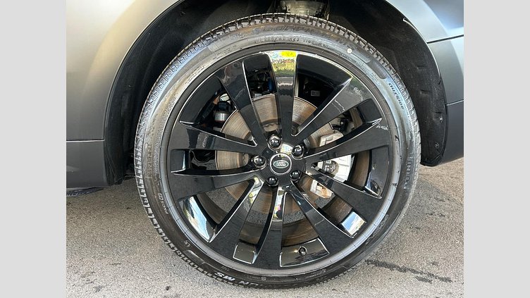 2025 認定中古車 Land Rover Range Rover Sport サントリーニブラック P550eプラグインハイブリッド（ガソリン） スタンダードホイールベース Dynamic SE