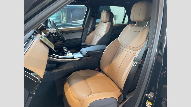 2025 認定中古車 Land Rover Range Rover Sport サントリーニブラック P550eプラグインハイブリッド（ガソリン） スタンダードホイールベース Dynamic SE