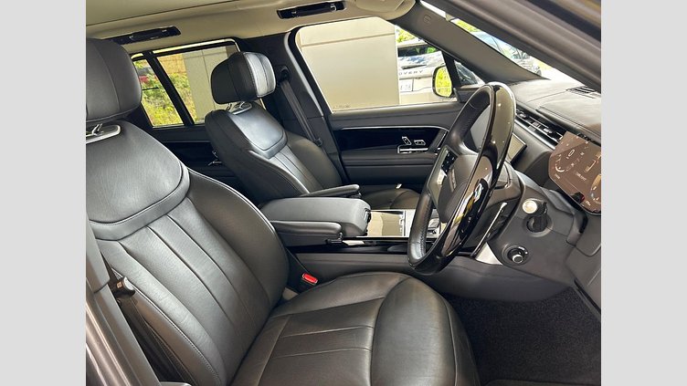 2024 認定中古車 Land Rover Range Rover カルパチアングレイ D300 AWD MHEV（AT） スタンダードホイールベース Autobiography