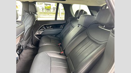Range Rover 32