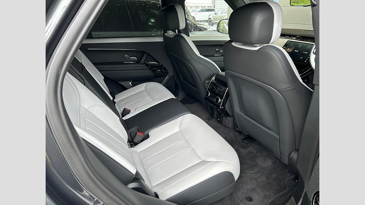 2024 認定中古車 Land Rover Range Rover Sport カルパチアングレイ D300マイルドハイブリッド スタンダードホイールベース Dynamic SE