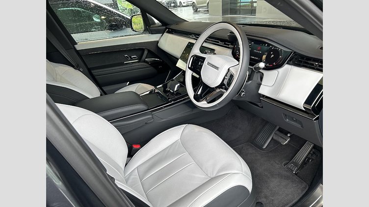 2024 認定中古車 Land Rover Range Rover Sport カルパチアングレイ D300マイルドハイブリッド スタンダードホイールベース Dynamic SE