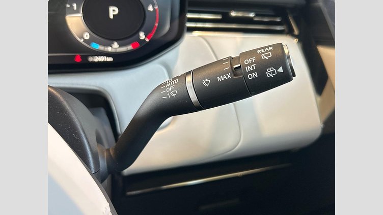 2024 認定中古車 Land Rover Range Rover Sport カルパチアングレイ D300マイルドハイブリッド スタンダードホイールベース Dynamic SE
