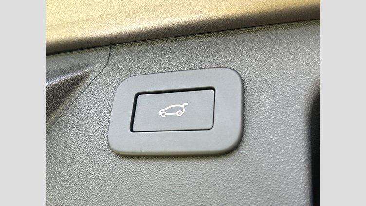 2024 認定中古車 Land Rover Discovery Sport アイガーグレイ D200マイルドハイブリッド（ディーゼル） 標準ホイール Dynamic SE