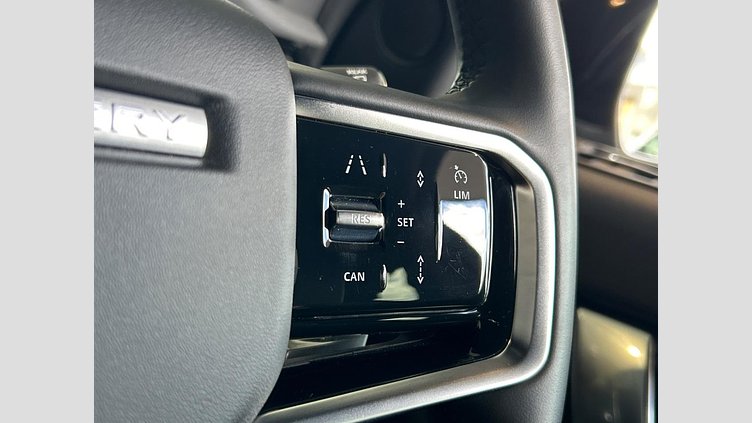 2024 認定中古車 Land Rover Discovery Sport アイガーグレイ D200マイルドハイブリッド（ディーゼル） 標準ホイール Dynamic SE
