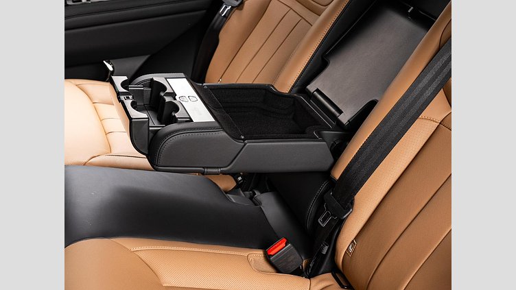 2025 認定中古車 Land Rover Range Rover Sport サントリーニブラック D300マイルドハイブリッド スタンダードホイールベース Dynamic SE