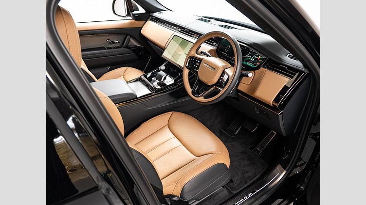 2025 認定中古車 Land Rover Range Rover Sport サントリーニブラック D300マイルドハイブリッド スタンダードホイールベース Dynamic SE