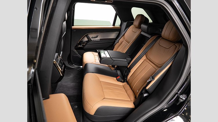 2025 認定中古車 Land Rover Range Rover Sport サントリーニブラック D300マイルドハイブリッド スタンダードホイールベース Dynamic SE