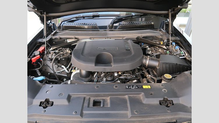 2023 認定中古車 Land Rover Defender 110 サントリーニブラック D300 AWD（AT） X-DYNAMIC HSE