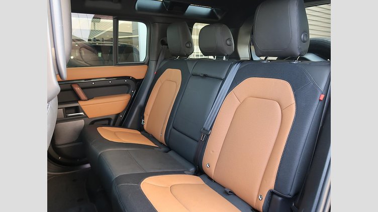 2023 認定中古車 Land Rover Defender 110 サントリーニブラック D300 AWD（AT） X-DYNAMIC HSE