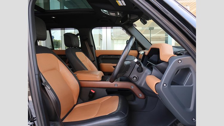 2023 認定中古車 Land Rover Defender 110 サントリーニブラック D300 AWD（AT） X-DYNAMIC HSE