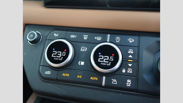 2023 認定中古車 Land Rover Defender 110 サントリーニブラック D300 AWD（AT） X-DYNAMIC HSE